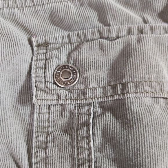 21 West Coast corduroy light summery - Picture 2 of 13